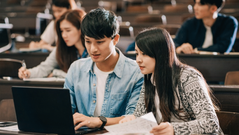 How to Apply for Scholarships Step by Step